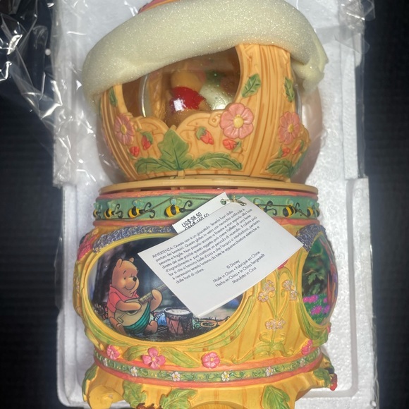 RARE Winnie-the-Pooh’s Thoughtful Spot Disney Store Snow Globe BNIB SHIPS QUICK! - Picture 7 of 15